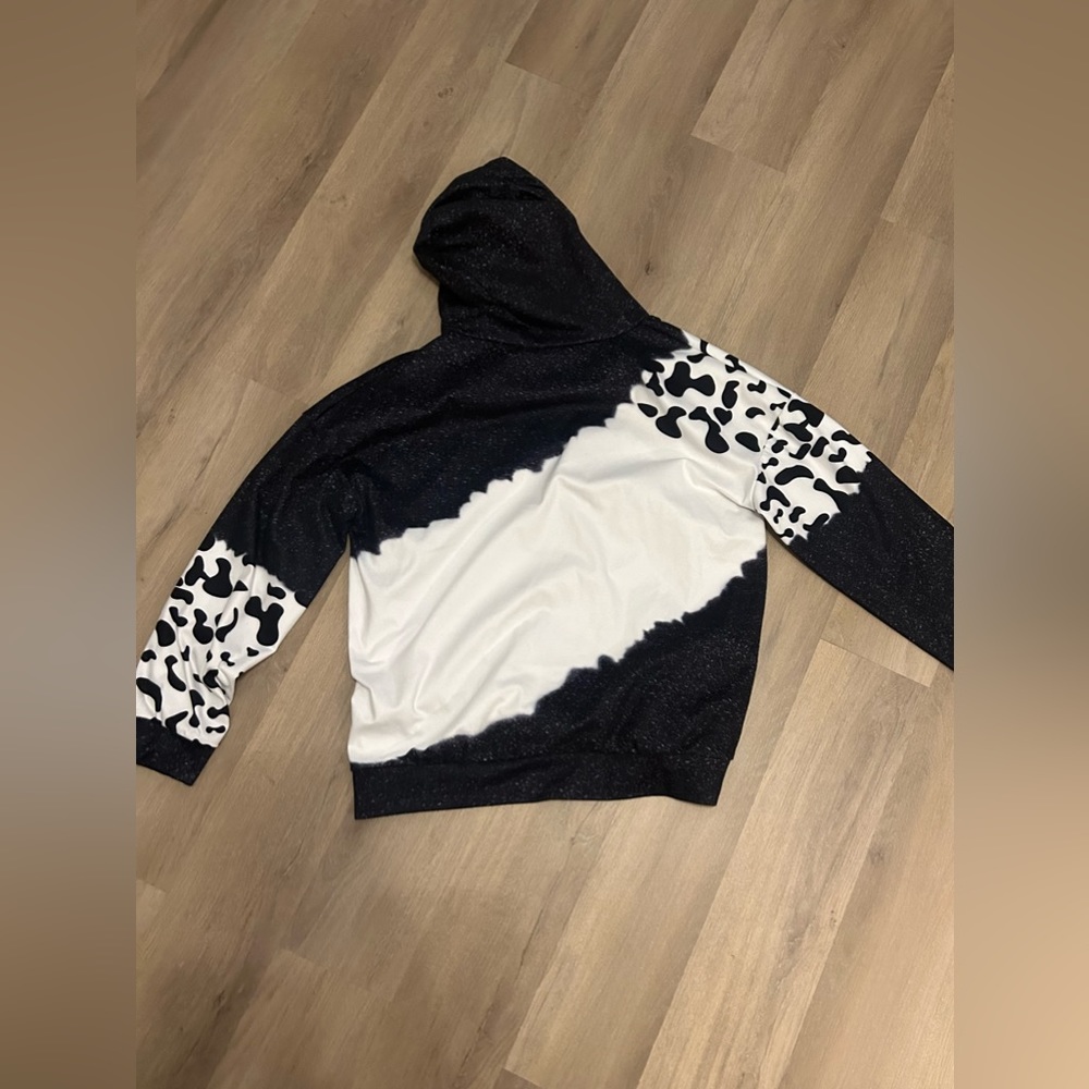 "MOOOODY" hoodie
